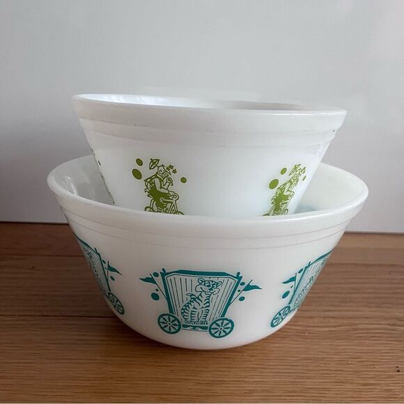 Vintage Federal Glass Circus Mixing Bowls